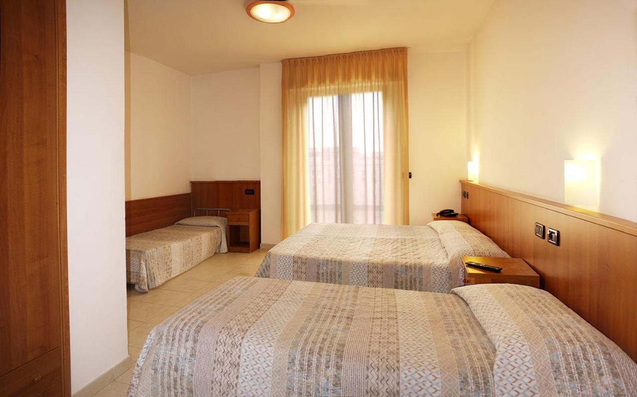 Hotel Alla Rotonda Lido di Jesolo Eksteriør bilde