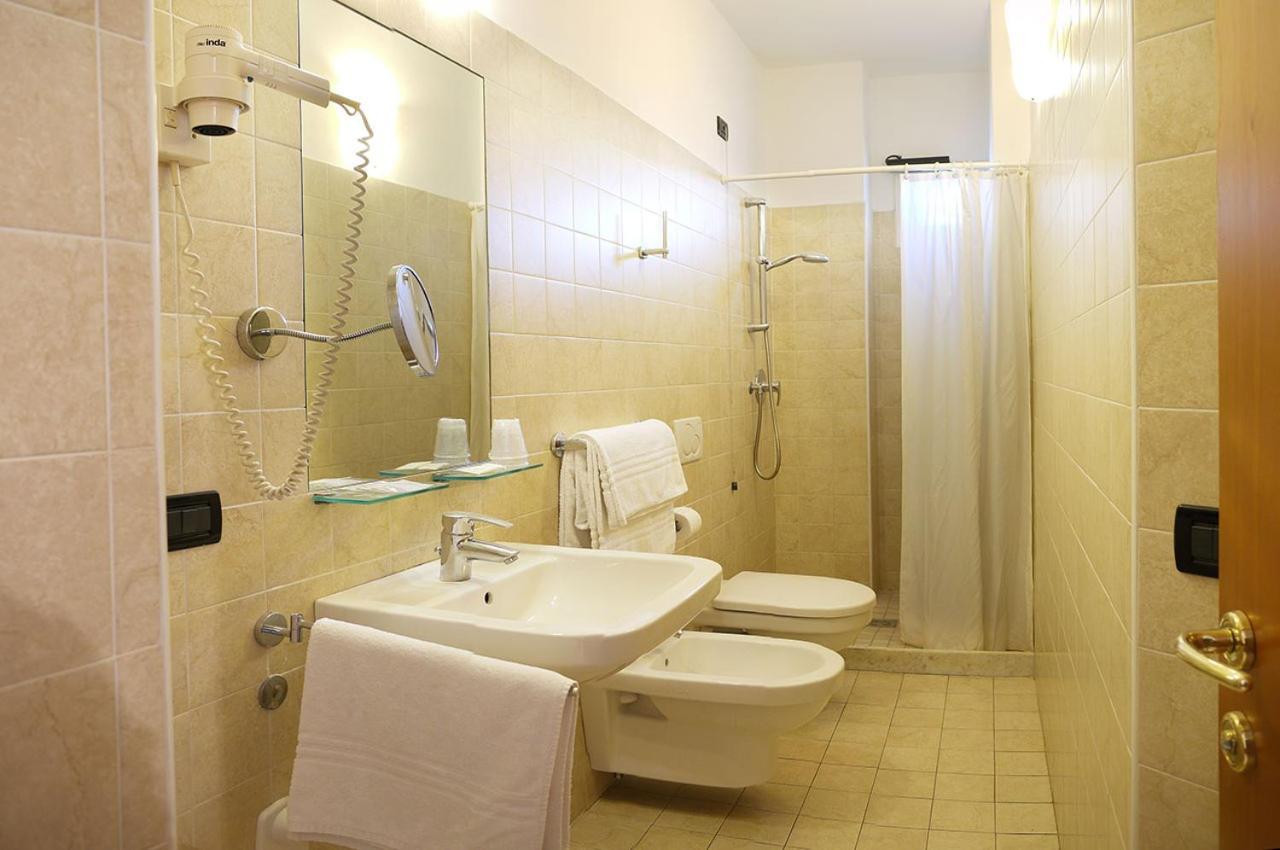 Hotel Alla Rotonda Lido di Jesolo Eksteriør bilde